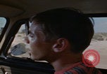 Immagine di gli uomini guidano nel deserto United States USA, 1967, secondo 33 filmato di repertorio 65675079696