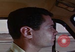 Immagine di gli uomini guidano nel deserto United States USA, 1967, secondo 36 filmato di repertorio 65675079696