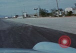 Immagine di gli uomini guidano nel deserto United States USA, 1967, secondo 41 filmato di repertorio 65675079696