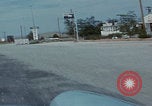 Immagine di gli uomini guidano nel deserto United States USA, 1967, secondo 43 filmato di repertorio 65675079696