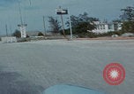 Immagine di gli uomini guidano nel deserto United States USA, 1967, secondo 44 filmato di repertorio 65675079696