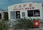 Immagine di gli uomini guidano nel deserto United States USA, 1967, secondo 50 filmato di repertorio 65675079696
