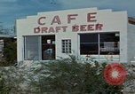 Immagine di gli uomini guidano nel deserto United States USA, 1967, secondo 53 filmato di repertorio 65675079696