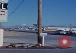 Immagine di Las Vegas Road Trip Motel Las Vegas Nevada USA, 1967, secondo 60 filmato di repertorio 65675079697