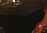 Immagine di le coppie degli anni '60 ballano Las Vegas Nevada USA, 1967, secondo 43 filmato di repertorio 65675079699