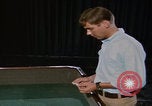 Immagine di le coppie degli anni '60 ballano Las Vegas Nevada USA, 1967, secondo 55 filmato di repertorio 65675079699