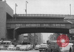 Immagine di Traffico del Lincoln Tunnel New York City USA, 1960, secondo 24 filmato di repertorio 65675079725