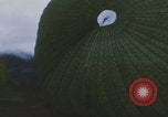 Standbild Khe Sanh Airdrop Vietnam Khe Sanh Vietnam, 1968, aus Sekunde 9 historischem Filmmaterial Videoclip 65675079752