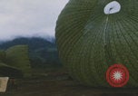 Standbild Khe Sanh Airdrop Vietnam Khe Sanh Vietnam, 1968, aus Sekunde 13 historischem Filmmaterial Videoclip 65675079752