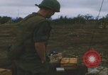 Standbild Khe Sanh Airdrop Vietnam Khe Sanh Vietnam, 1968, aus Sekunde 31 historischem Filmmaterial Videoclip 65675079752