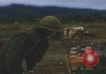 Standbild Khe Sanh Airdrop Vietnam Khe Sanh Vietnam, 1968, aus Sekunde 51 historischem Filmmaterial Videoclip 65675079752