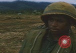 Standbild Khe Sanh Airdrop Vietnam Khe Sanh Vietnam, 1968, aus Sekunde 58 historischem Filmmaterial Videoclip 65675079752