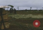 Standbild Khe Sanh Airdrop Vietnam Khe Sanh Vietnam, 1968, aus Sekunde 59 historischem Filmmaterial Videoclip 65675079752