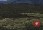 Standbild Khe Sanh Fracht Fallschirmabwurf Vietnam Krieg Khe Sanh Vietnam, 1968, aus Sekunde 23 historischem Filmmaterial Videoclip 65675079753