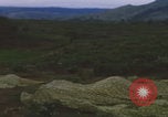 Standbild Khe Sanh Fracht Fallschirmabwurf Vietnam Krieg Khe Sanh Vietnam, 1968, aus Sekunde 25 historischem Filmmaterial Videoclip 65675079753