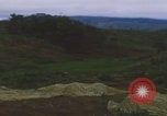 Standbild Khe Sanh Fracht Fallschirmabwurf Vietnam Krieg Khe Sanh Vietnam, 1968, aus Sekunde 28 historischem Filmmaterial Videoclip 65675079753