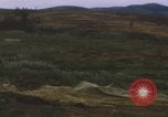Standbild Khe Sanh Fracht Fallschirmabwurf Vietnam Krieg Khe Sanh Vietnam, 1968, aus Sekunde 37 historischem Filmmaterial Videoclip 65675079753