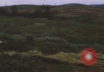 Standbild Khe Sanh Fracht Fallschirmabwurf Vietnam Krieg Khe Sanh Vietnam, 1968, aus Sekunde 38 historischem Filmmaterial Videoclip 65675079753