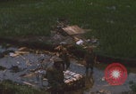 Standbild Khe Sanh Fracht Fallschirmabwurf Vietnam Krieg Khe Sanh Vietnam, 1968, aus Sekunde 56 historischem Filmmaterial Videoclip 65675079753