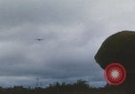 Image Guerre du Vietnam Khe Sanh cargo drop Khe Sanh Vietnam, 1968, de la seconde 10 séquences d'archives historiques vidéo 65675079755