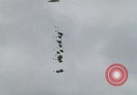 Image Guerre du Vietnam Khe Sanh cargo drop Khe Sanh Vietnam, 1968, de la seconde 19 séquences d'archives historiques vidéo 65675079755
