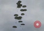 Image Guerre du Vietnam Khe Sanh cargo drop Khe Sanh Vietnam, 1968, de la seconde 27 séquences d'archives historiques vidéo 65675079755