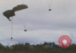 Image Guerre du Vietnam Khe Sanh cargo drop Khe Sanh Vietnam, 1968, de la seconde 33 séquences d'archives historiques vidéo 65675079755