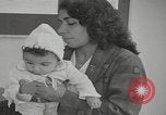Standbild Iran-Säuglingsmedizin Iran, 1960, aus Sekunde 13 historischem Filmmaterial Videoclip 65675079810