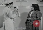 Standbild Iran-Säuglingsmedizin Iran, 1960, aus Sekunde 22 historischem Filmmaterial Videoclip 65675079810