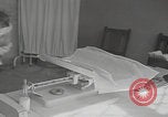 Standbild Iran-Säuglingsmedizin Iran, 1960, aus Sekunde 29 historischem Filmmaterial Videoclip 65675079810