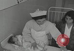 Standbild Iran-Säuglingsmedizin Iran, 1960, aus Sekunde 37 historischem Filmmaterial Videoclip 65675079810