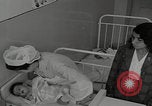 Standbild Iran-Säuglingsmedizin Iran, 1960, aus Sekunde 43 historischem Filmmaterial Videoclip 65675079810
