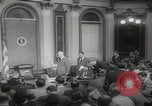 Standbild Pressekonferenz des Weißen Hauses Washington DC USA, 1959, aus Sekunde 22 historischem Filmmaterial Videoclip 65675079811
