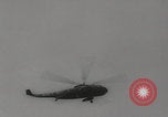 Standbild Hubschraubertestflug Stratford Connecticut USA, 1959, aus Sekunde 19 historischem Filmmaterial Videoclip 65675079812