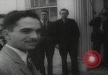 Standbild König Hussein besucht Amerika Washington DC USA, 1959, aus Sekunde 11 historischem Filmmaterial Videoclip 65675079813