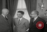Standbild König Hussein besucht Amerika Washington DC USA, 1959, aus Sekunde 22 historischem Filmmaterial Videoclip 65675079813