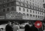 Standbild Roxy Theatre-Feier New York City USA, 1959, aus Sekunde 4 historischem Filmmaterial Videoclip 65675079814