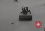 Standbild Weltmeisterschaft im Barrel-Jumping New York City USA, 1960, aus Sekunde 22 historischem Filmmaterial Videoclip 65675079820