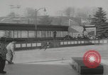Standbild Weltmeisterschaft im Barrel-Jumping New York City USA, 1960, aus Sekunde 25 historischem Filmmaterial Videoclip 65675079820
