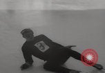 Standbild Weltmeisterschaft im Barrel-Jumping New York City USA, 1960, aus Sekunde 28 historischem Filmmaterial Videoclip 65675079820