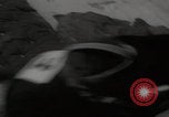 Standbild Weltmeisterschaft im Barrel-Jumping New York City USA, 1960, aus Sekunde 29 historischem Filmmaterial Videoclip 65675079820