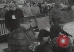 Standbild Weltmeisterschaft im Barrel-Jumping New York City USA, 1960, aus Sekunde 54 historischem Filmmaterial Videoclip 65675079820