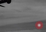 Immagine di Attacco aereo DEGLI STATI UNITI Tobera Airdrome Papua nuova Guinea, 1944, secondo 3 filmato di repertorio 65675079840