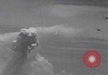 Immagine di Attacco aereo DEGLI STATI UNITI Tobera Airdrome Papua nuova Guinea, 1944, secondo 22 filmato di repertorio 65675079840