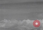 Immagine di Attacco aereo DEGLI STATI UNITI Tobera Airdrome Papua nuova Guinea, 1944, secondo 24 filmato di repertorio 65675079840