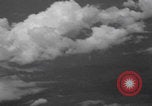 Immagine di Attacco aereo DEGLI STATI UNITI Tobera Airdrome Papua nuova Guinea, 1944, secondo 28 filmato di repertorio 65675079840