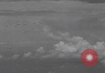 Immagine di Attacco aereo DEGLI STATI UNITI Tobera Airdrome Papua nuova Guinea, 1944, secondo 62 filmato di repertorio 65675079840