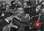 Image John F Kennedy March performance San Sebastian Espagne, 1964, de la seconde 21 séquences d'archives historiques vidéo 65675079859