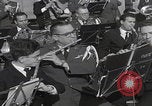 Image John F Kennedy March performance San Sebastian Espagne, 1964, de la seconde 26 séquences d'archives historiques vidéo 65675079859