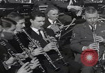 Image John F Kennedy March performance San Sebastian Espagne, 1964, de la seconde 34 séquences d'archives historiques vidéo 65675079859